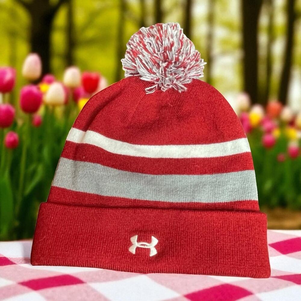 Under Armour Pom Beanie Hat Red Gray Stripe Fleece Lined Cuffed Knit Winter OS